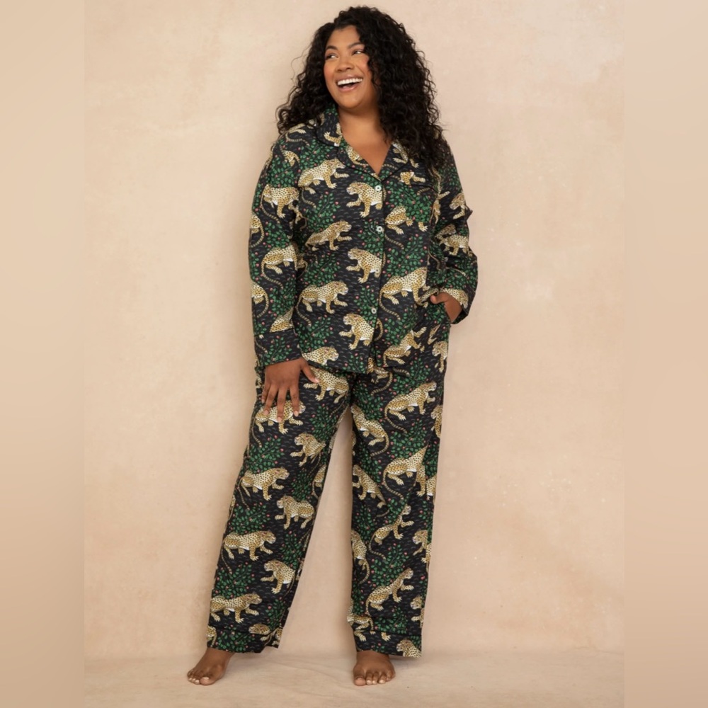 Printfresh Black and Green Leopard & Foliage Print Pajama Set
